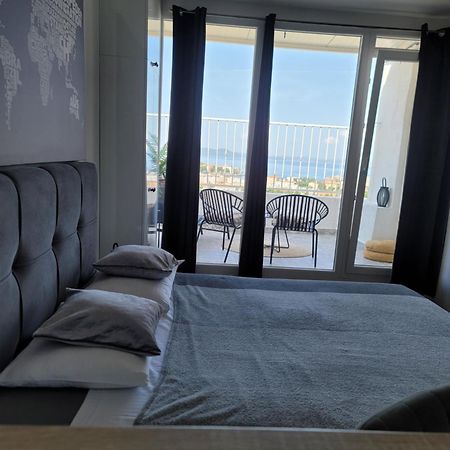 Studio Apartment Lanterna Zara Esterno foto