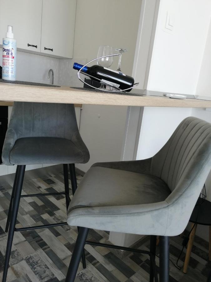 Studio Apartment Lanterna Zara Esterno foto