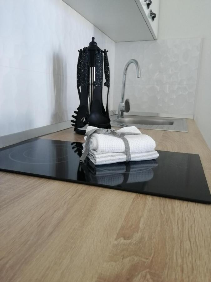 Studio Apartment Lanterna Zara Esterno foto