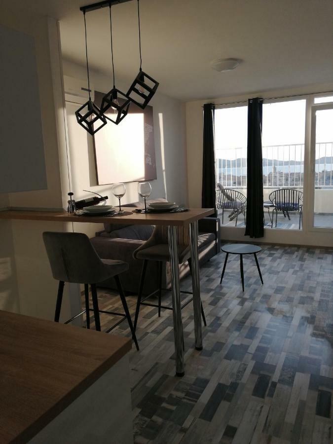 Studio Apartment Lanterna Zara Esterno foto