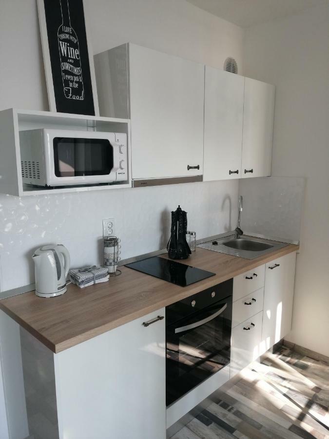 Studio Apartment Lanterna Zara Esterno foto