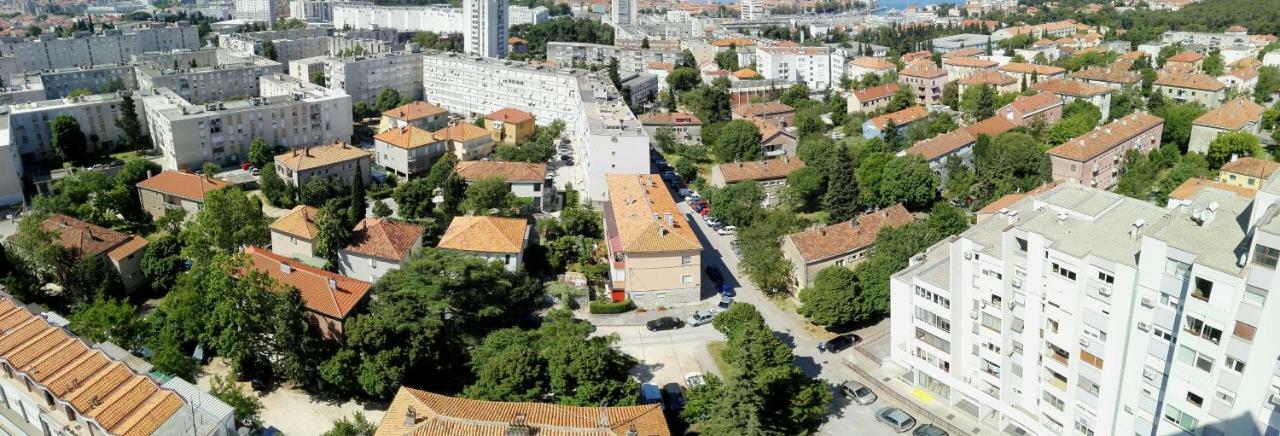Studio Apartment Lanterna Zara Esterno foto
